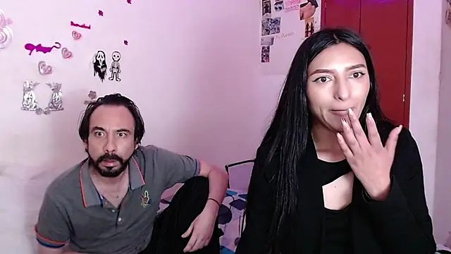 Snapshot of Isis_Robert chatting on 12/17/25, 04:39 Isis Robert online show from 12/17/25, 04:39