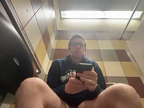 eddieeeeee1232 online show from 11/12/25, 02:43