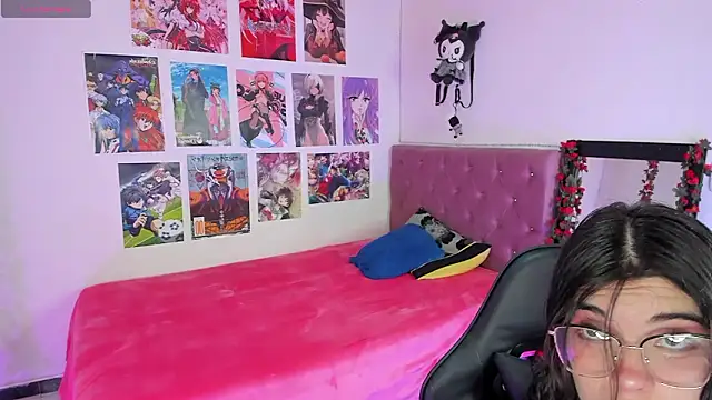 Snapshot of selina_lovers_ chatting on 02/03/26, 02:32 selina lovers online show from 02/03/26, 02:32