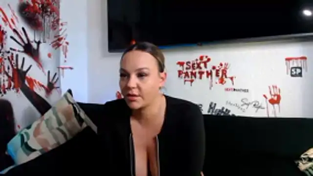 Snapshot of sofiahothead chatting on 10/15/25, 02:43 sofiahothead online show from 10/15/25, 02:43