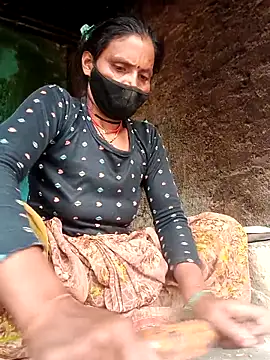 Snapshot of Dipti_bb chatting on 10/25/25, 04:11 Dipti bb online show from 10/25/25, 04:11