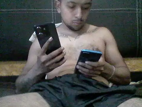 Snapshot of sayyan2499 chatting on 10/13/25, 11:27 sayyan2499 online show from 10/13/25, 11:27