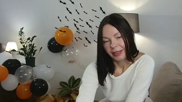 LittleNicolee online show from 10/26/25, 02:50