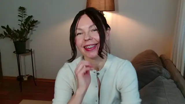 LittleNicolee online show from 02/25/26, 03:12