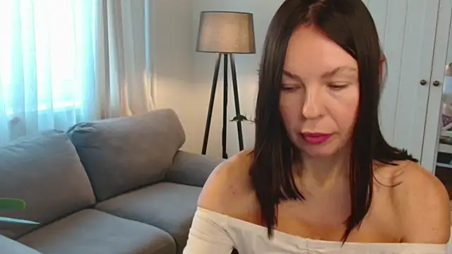 LittleNicolee online show from 11/21/25, 10:36