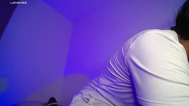 Miranda kim  online show from 11/20/25, 04:24