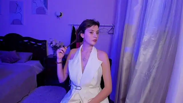 Snapshot of ShannanBeauty chatting on 10/21/25, 05:45 ShannanBeauty online show from 10/21/25, 05:45