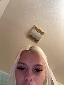 itspinkkk online show from 10/23/25, 02:32