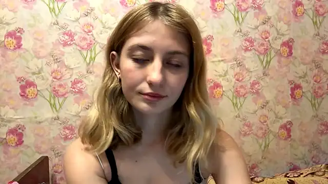 AmeliLia online show from 12/15/25, 04:46