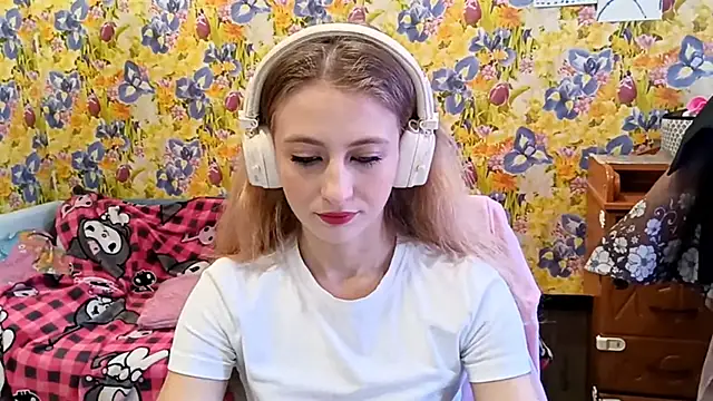 AmeliLia online show from 10/18/25, 07:54