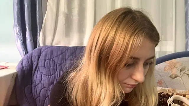 AmeliLia online show from 12/20/25, 04:43