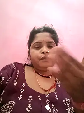 Snapshot of Manya_cute chatting on 10/18/25, 02:02 Manya cute online show from 10/18/25, 02:02