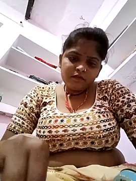 Snapshot of Manya_cute chatting on 10/15/25, 07:05 Manya cute online show from 10/15/25, 07:05