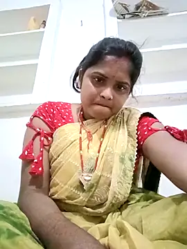 Snapshot of Manya_cute chatting on 10/13/25, 01:02 Manya cute online show from 10/13/25, 01:02