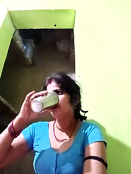 Snapshot of Karishma_cute chatting on 10/14/25, 05:46 Karishma cute online show from 10/14/25, 05:46