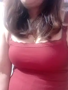 YiyinLy online show from 03/16/26, 06:39