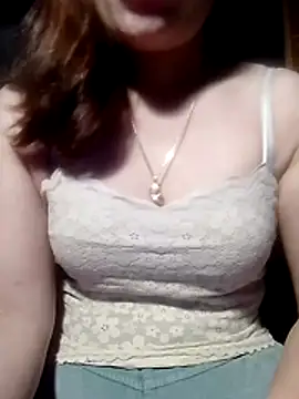 YiyinLy online show from 03/30/26, 09:05