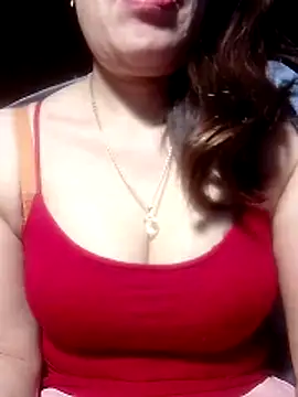 YiyinLy online show from 03/19/26, 09:15