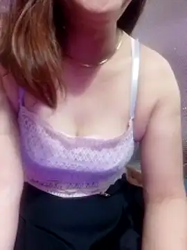 YiyinLy online show from 03/24/26, 06:46