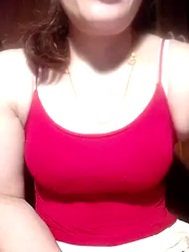 YiyinLy online show from 04/06/26, 09:16