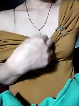 YiyinLy online show from 11/07/25, 04:00