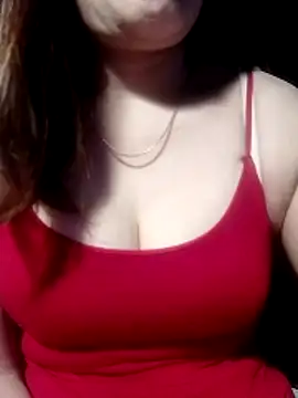 YiyinLy online show from 03/18/26, 09:15