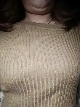 YiyinLy online show from 11/20/25, 07:25