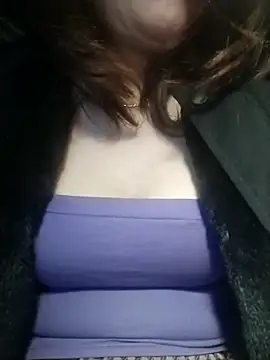 YiyinLy online show from 12/19/25, 08:00