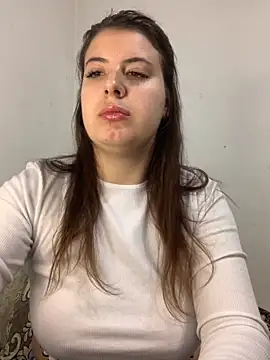 MiraCastellon online show from 11/30/25, 09:26