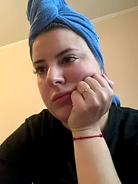 MiraCastellon online show from 10/18/25, 11:34