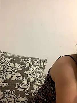 MiraCastellon online show from 11/13/25, 11:47