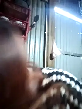 Snapshot of laddy-cute chatting on 10/27/25, 01:06 laddy-cute online show from 10/27/25, 01:06