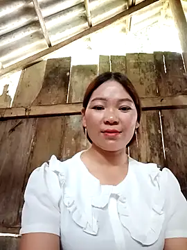 Snapshot of laddy-cute chatting on 10/31/25, 05:48 laddy-cute online show from 10/31/25, 05:48