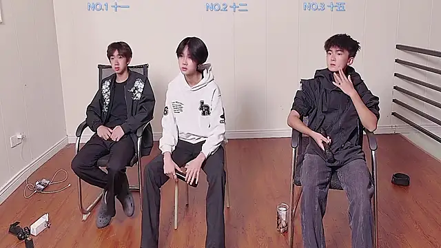 Snapshot of hyboys chatting on 10/13/25, 10:50 hyboys online show from 10/13/25, 10:50