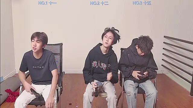 Snapshot of hyboys chatting on 10/16/25, 10:12 hyboys online show from 10/16/25, 10:12