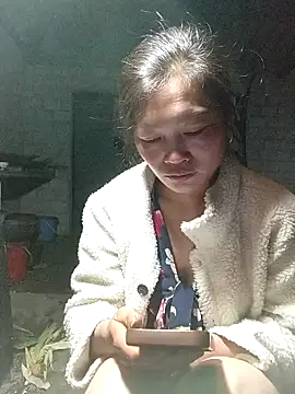 siusiu-00 online show from 10/27/25, 09:49