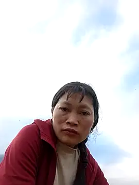 siusiu-00 online show from 11/22/25, 08:24