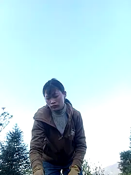 siusiu-00 online show from 11/25/25, 09:20