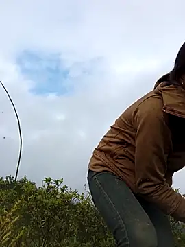 siusiu-00 online show from 11/10/25, 01:10