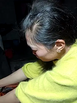 siusiu-00 online show from 12/22/25, 10:59