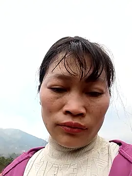 siusiu-00 online show from 12/20/25, 01:08