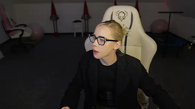 Jessica start online show from 12/15/25, 11:16