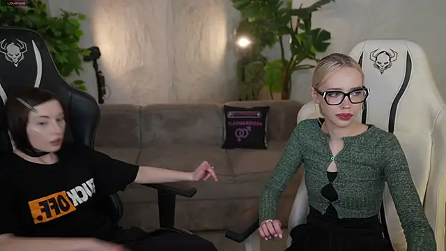 Jessica start online show from 11/26/25, 11:32