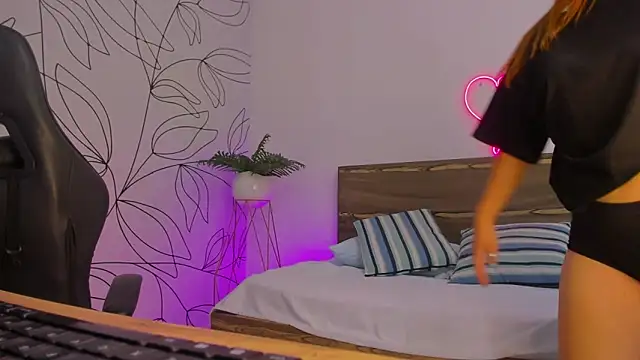 merida 06 online show from 10/23/25, 02:43