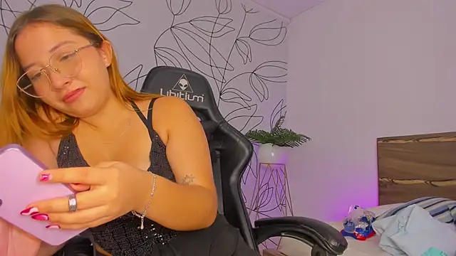 merida 06 online show from 11/24/25, 03:17