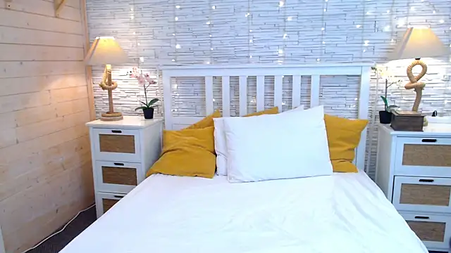 Soft Lilly online show from 11/10/25, 06:07