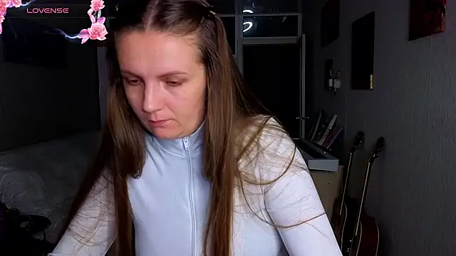 Amy  Leee  online show from 10/28/25, 06:07