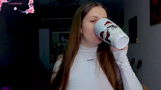 Amy  Leee  online show from 10/25/25, 12:17