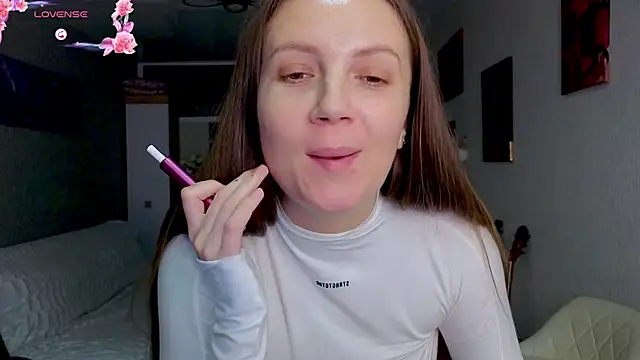 Amy  Leee  online show from 10/23/25, 09:35