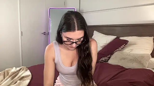 mollyy2006 online show from 12/05/25, 12:10